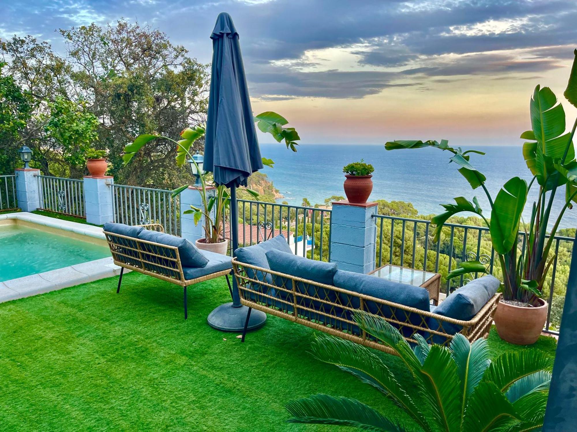 Seahomes Vacations, La Casa Blue Mediterranean Lifestyle ブラナス エクステリア 写真