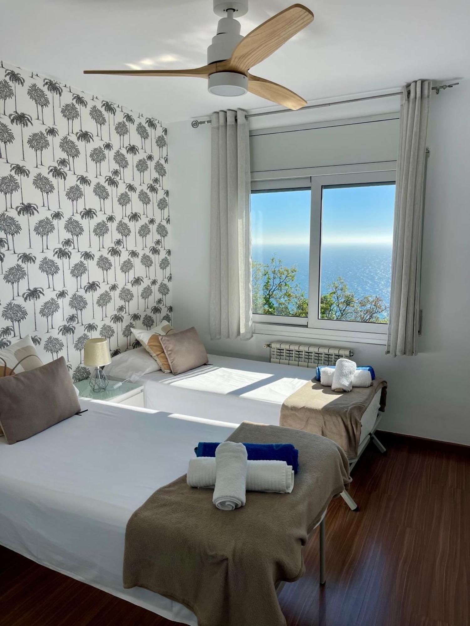 Seahomes Vacations, La Casa Blue Mediterranean Lifestyle ブラナス エクステリア 写真